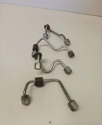 Volkswagen Tiguan Fuel injector supply line/pipe 