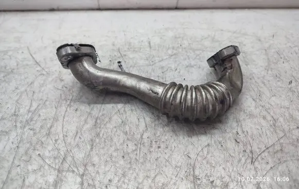 Volkswagen Touran II EGR valve line/pipe/hose