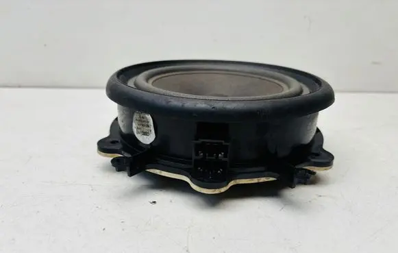 Audi A4 S4 B7 8E 8H Front door speaker 8E0035411