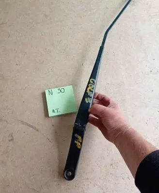 Volkswagen Golf V Front wiper blade arm 1K1955409