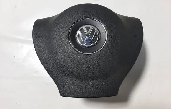 Volkswagen Jetta VI Steering wheel airbag 1KM880201B