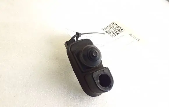Hummer H3 Front door sensor 6025