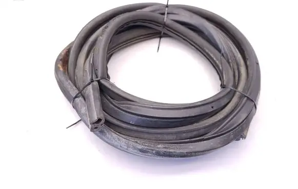 Volkswagen II LT Loading door rubber seal (on body) 