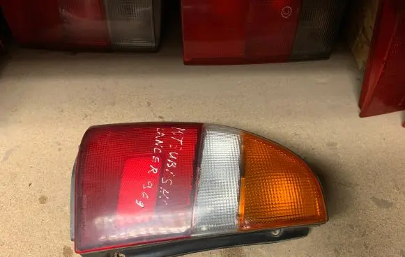 Mitsubishi Lancer Rear/tail lights 082141948