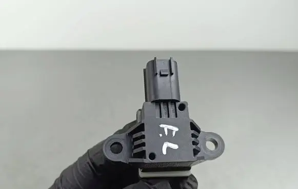 Hyundai Santa Fe V MX5 Airbag deployment crash/impact sensor 681906000 95930D0000 01082024