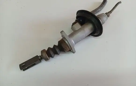 Audi 80 90 S2 B4 Clutch master cylinder 893721401D