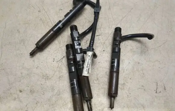 Nissan NV200 Fuel injectors set 166000897R H8200027965