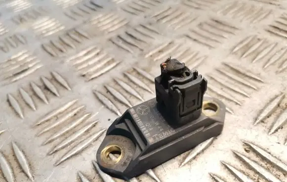 Mercedes-Benz S W220 Airbag deployment crash/impact sensor 0025426918