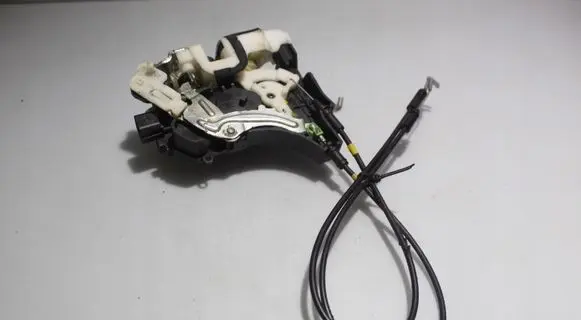 Mitsubishi Lancer X Rear door lock