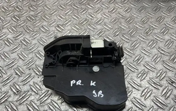 BMW 5 F10 F11 Front door lock 7202145
