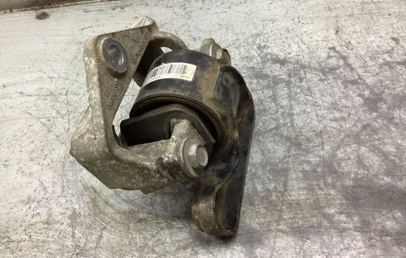 Dodge Journey Engine mount bracket P04743906AC2078
