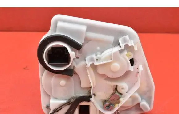 Mazda 6 Front door lock