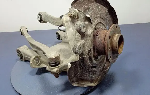 BMW 5 F10 F11 Front wheel hub spindle knuckle 6793770