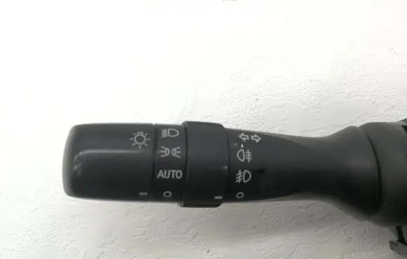 Toyota Avensis T270 Indicator stalk 0518017F423