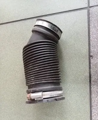 Opel Zafira B Air intake hose/pipe 55355563 329788454