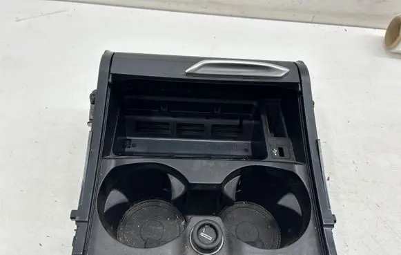 Cup holder front