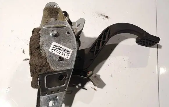 Opel Astra H Brake pedal 