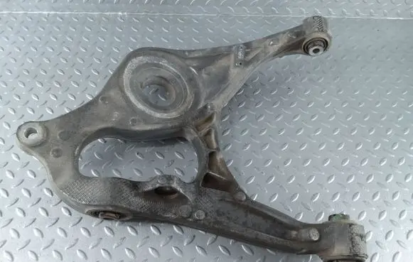 Mercedes-Benz R W251 Rear upper control arm/wishbone 060358106D