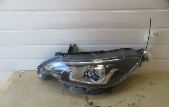Peugeot 108 Headlight/headlamp 811500H150