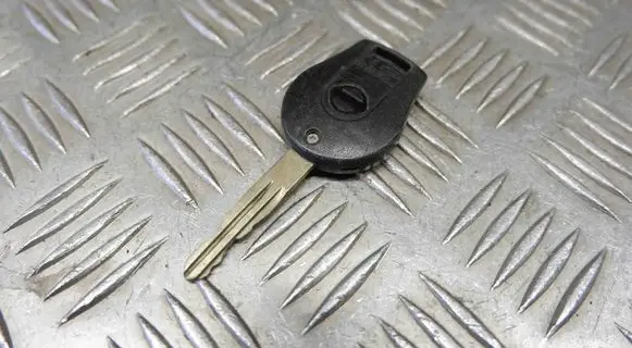 Nissan Juke I F15 Ignition key/card TWB1U761