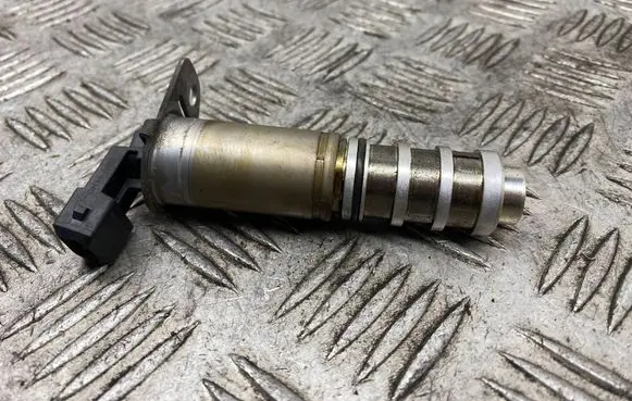 BMW 7 F01 F02 F03 F04 Camshaft vanos timing valve 8605123