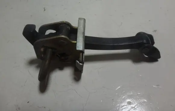 BMW X3 E83 Front door check strap stopper 3330951