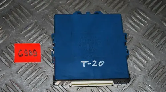 Toyota Corolla Verso AR10 Combustion control unit/module 896180F020