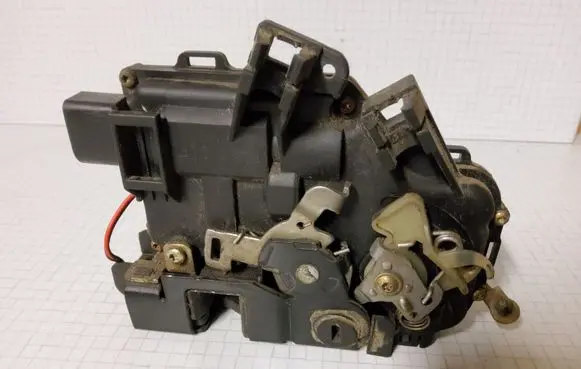 Audi A4 S4 B5 8D Rear door lock PA6630GF