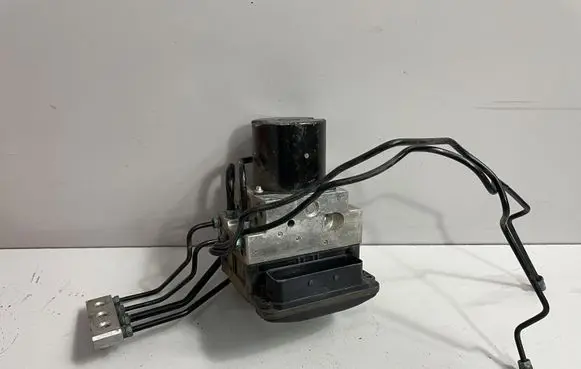BMW 7 F01 F02 F03 F04 ABS Pump 6795069 6795071