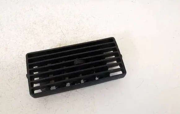 Volkswagen Golf IV Dash center air vent grill 1j0819755b