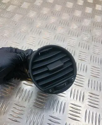 Volkswagen Caddy Dash center air vent grill