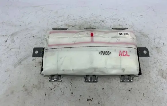 Toyota Mirai II Passenger airbag