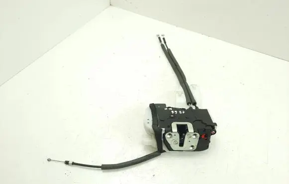 Hyundai ix35 Front door lock 813102Y000