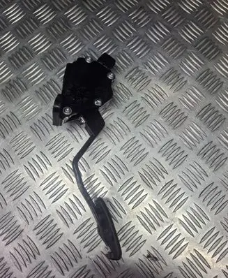 Toyota RAV 4 (XA40) Accelerator throttle pedal 78110-42050