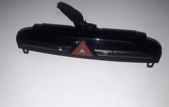 Peugeot 308 Hazard light switch 9659215177