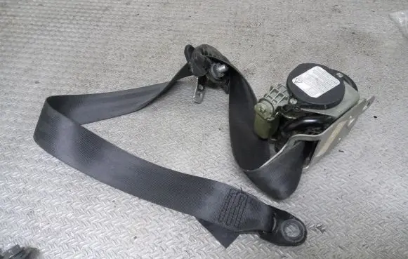 KIA Ceed Front seatbelt 888101H000