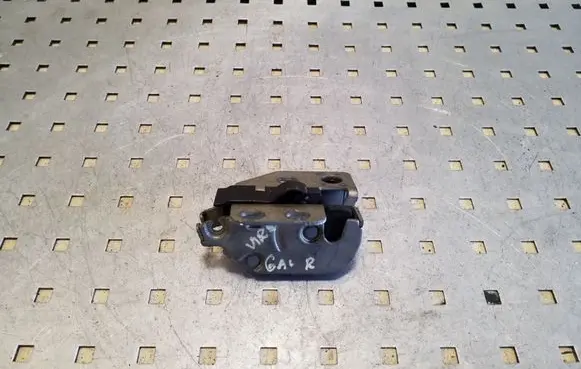 Loading door lock