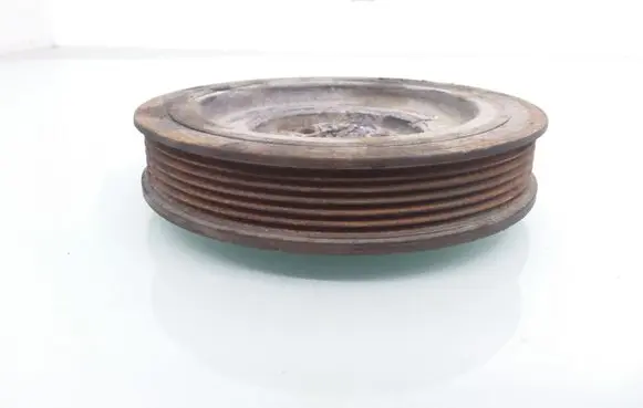 Volkswagen Golf III Crankshaft pulley 028105243K