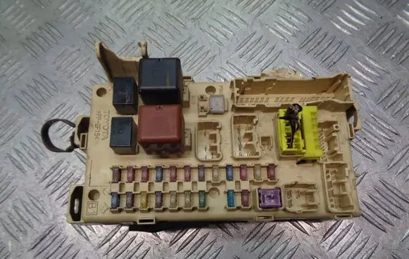 Toyota Avensis Verso High voltage junction box 8922144030