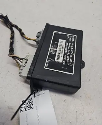 Jaguar XF X250 Hand brake control module 8W832C496AD