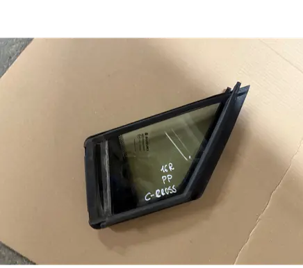 Suzuki SX4 S-Cross Front door vent window glass four-door 