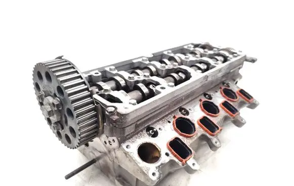 Volkswagen Golf Cross Engine head 03L103373A 03L103286A