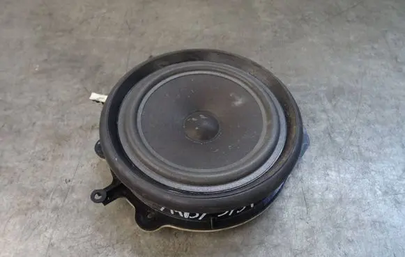Audi A4 S4 B7 8E 8H Front door speaker