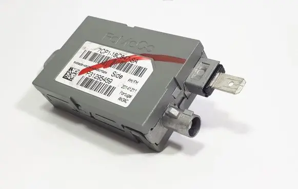 Volvo V70 Aerial antenna amplifier 7CP1-18C847-SA