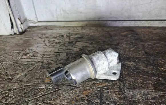 Ford Mondeo Mk III Idle control valve (regulator) 9F715CA 1H0682 1S7E