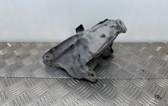 Audi Q7 4M Engine mounting bracket 4M0199307BN