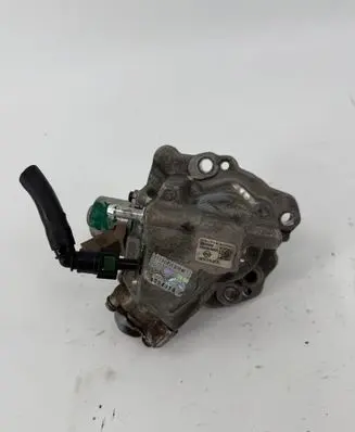 SsangYong Tivoli Fuel injection high pressure pump A6730700001 28624938