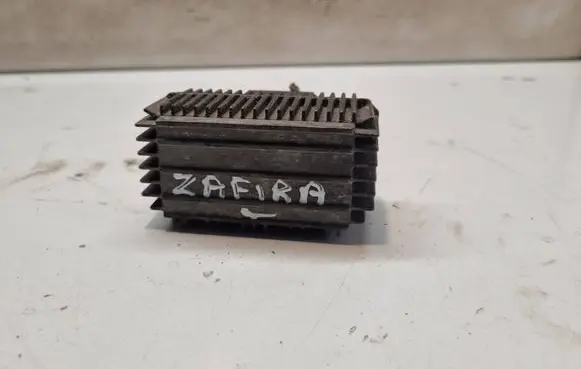 Opel Zafira B Glow plug pre-heat relay 55353011 51299014B