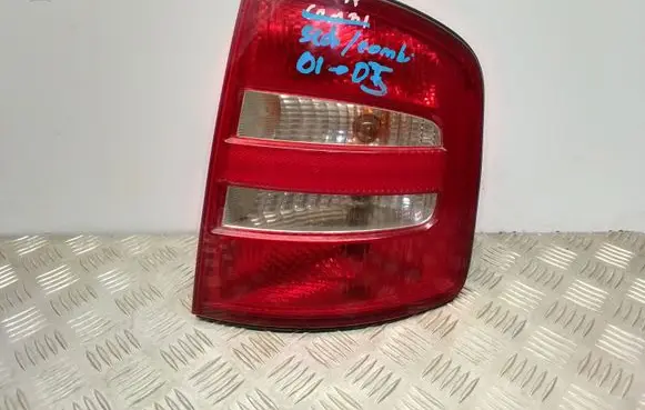 Skoda Fabia Mk1 (6Y) Rear/tail lights 6Y9945112B 6Y9945096B
