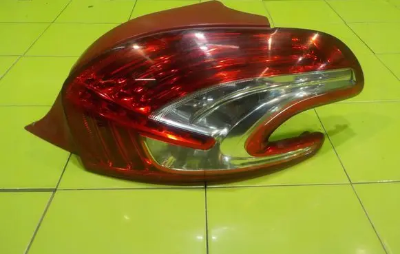 Peugeot 208 I Rear/tail lights 